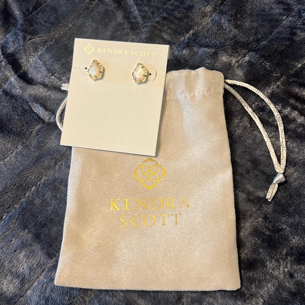 Kendra Scott white stud earrings
